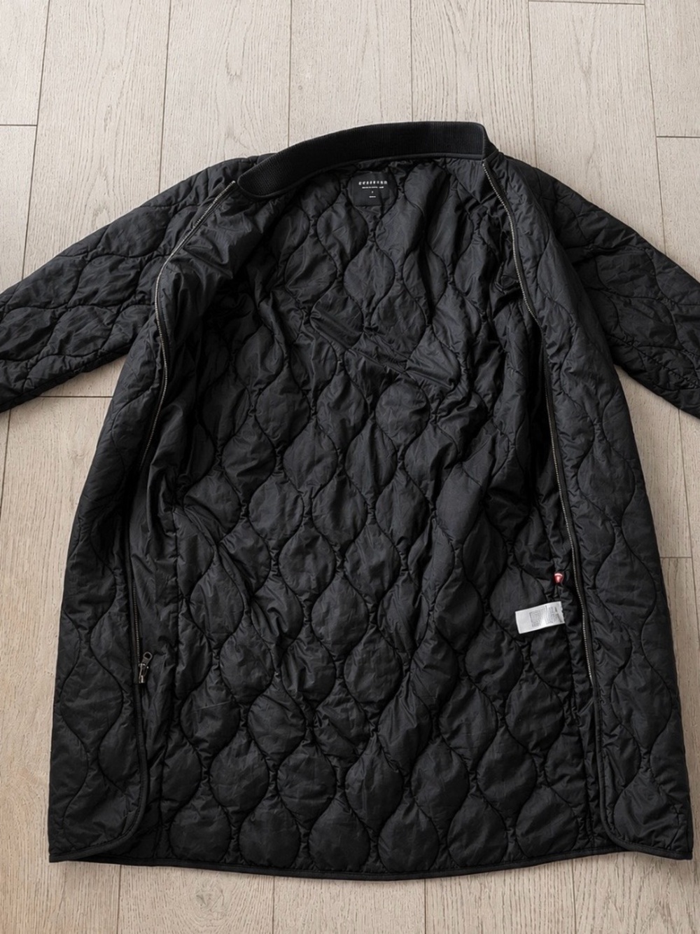 NWOT Everlane The ReNew Long Liner charcoal Black jacket coat quilted Small - Picture 13 of 16
